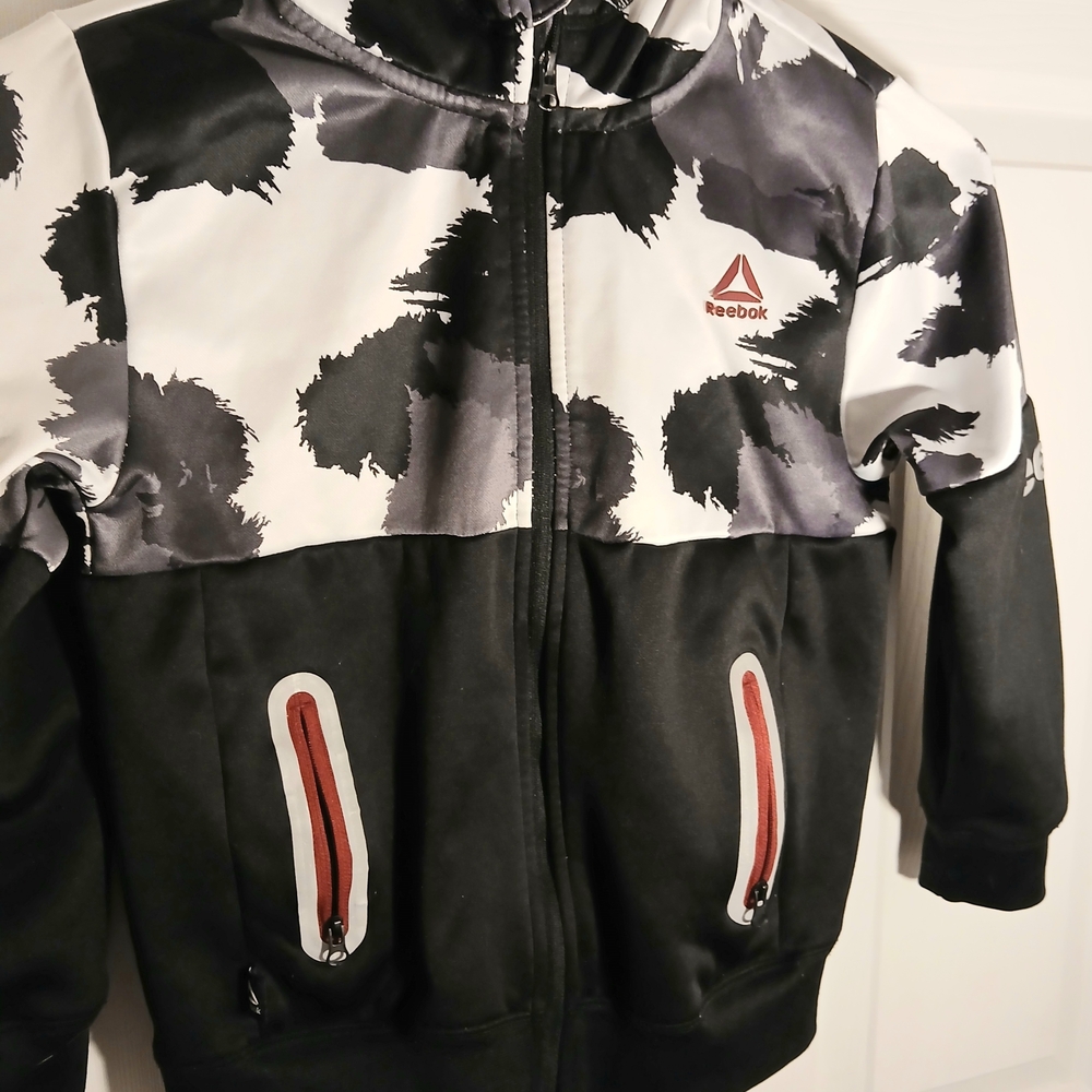 Reebok Black and White Puffer Jacket Sporty Design